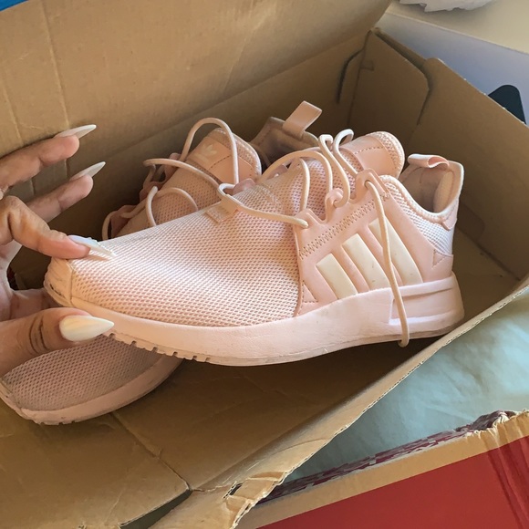 Sneakers - Picture 6 of 8